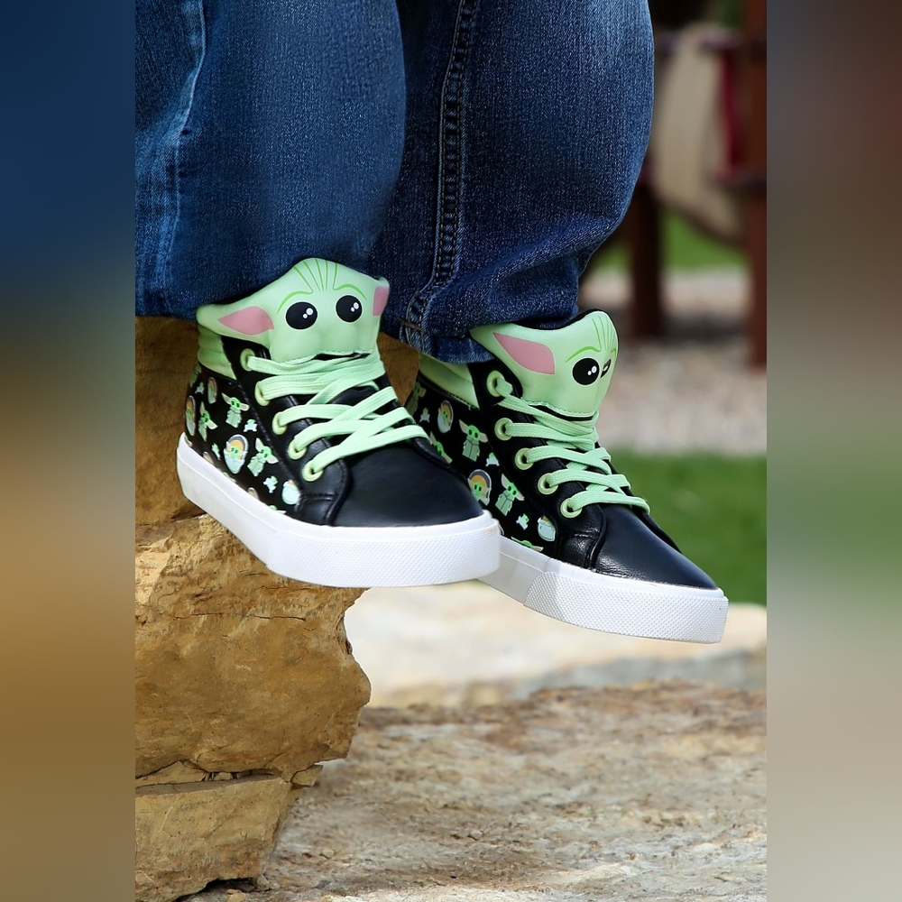 NIB The Mandalorian Grogu Sneakers for Kids- 9- Star Wars, Fandom, May The Force